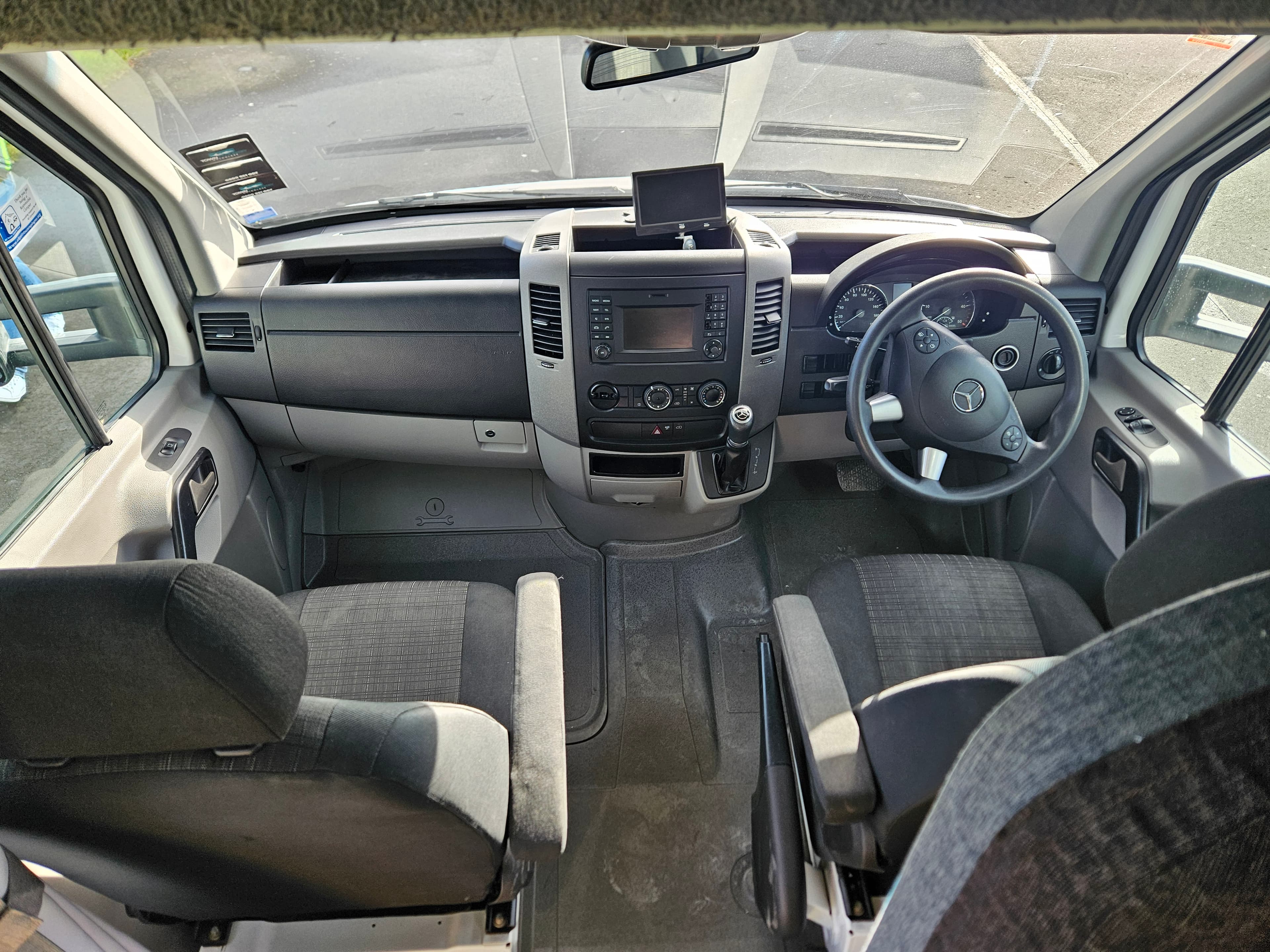 Drivers Cab   with armrests!