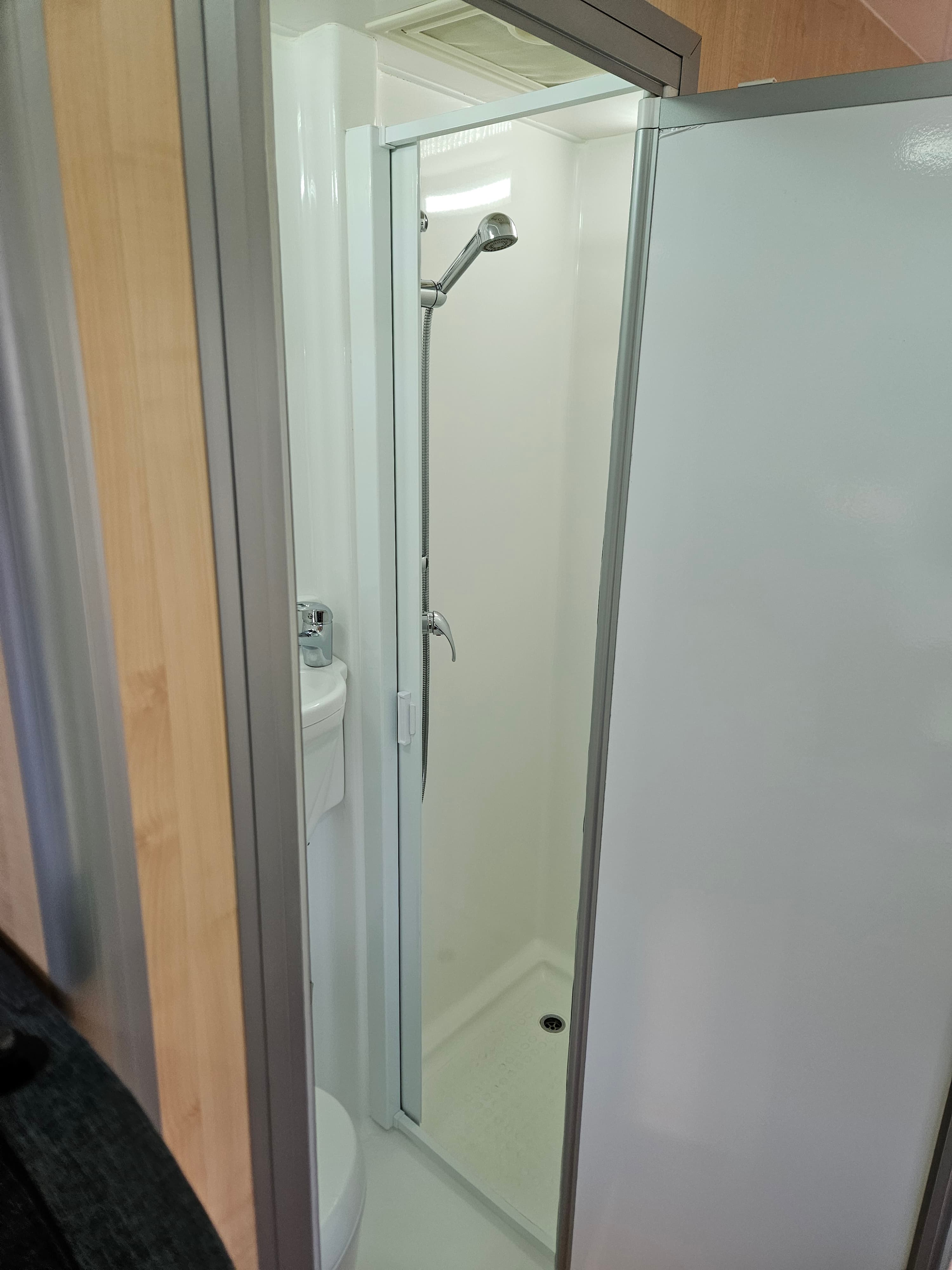 Interior   bathroom shower