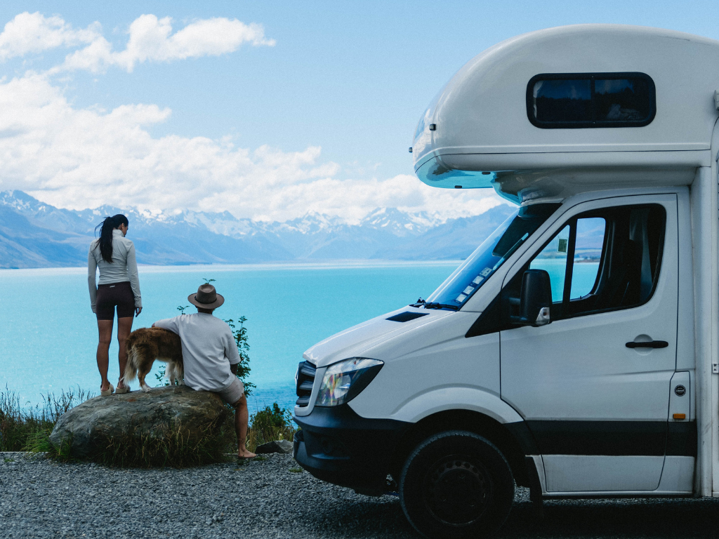 Lady Man Dog 6 Berth 43
