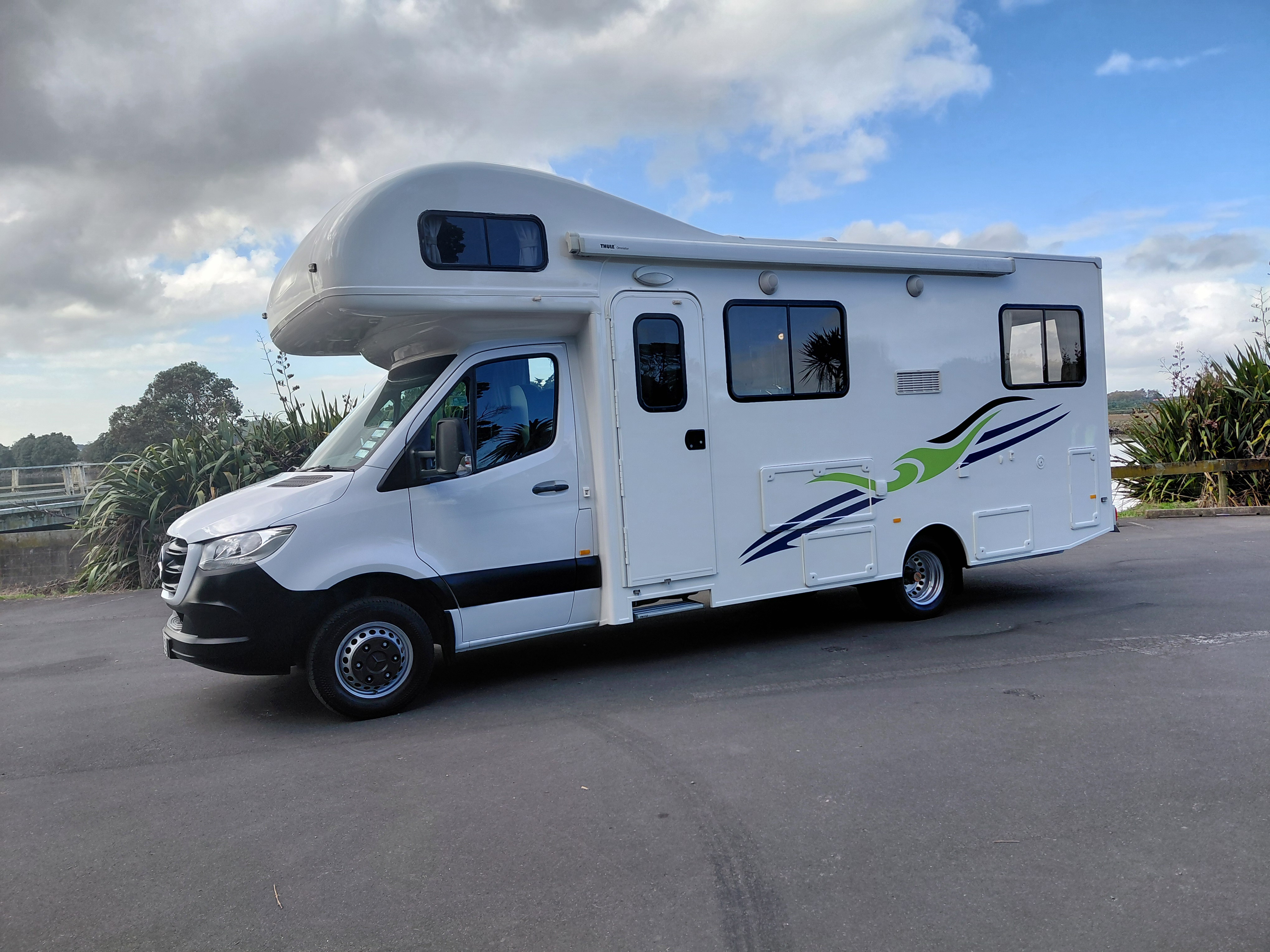 02 exterior side