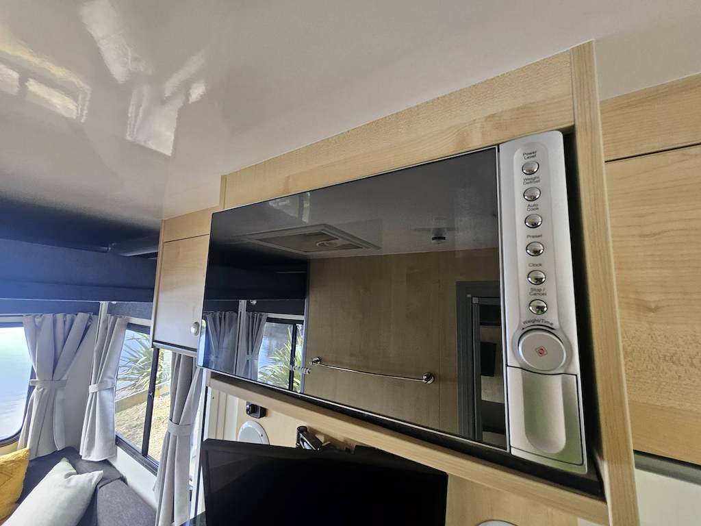 2018 Mercedes Sprinter Talvor 4 Berth Motorhome Auckland, Microwave