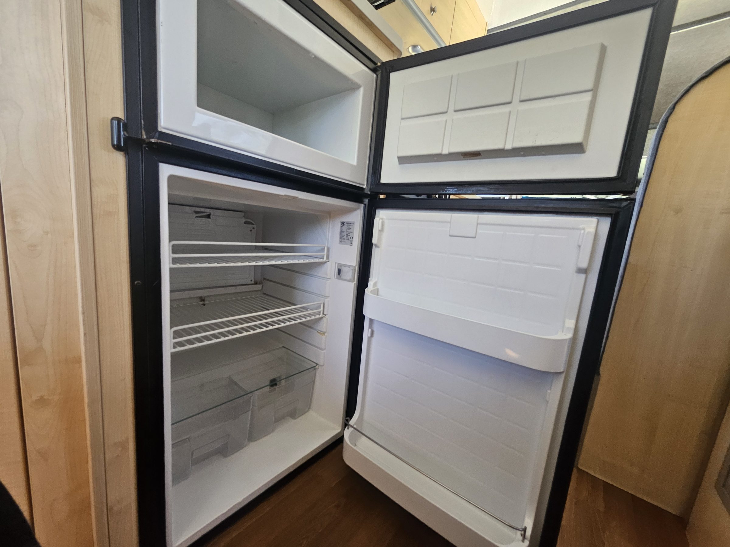 2018 Mercedes Sprinter Talvor 6 Berth Motorhome Christchurch, Fridge Freezer