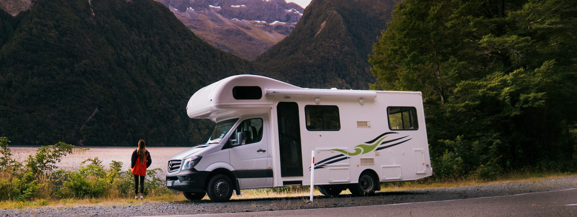 P1711920 cropped+1920x640px v2